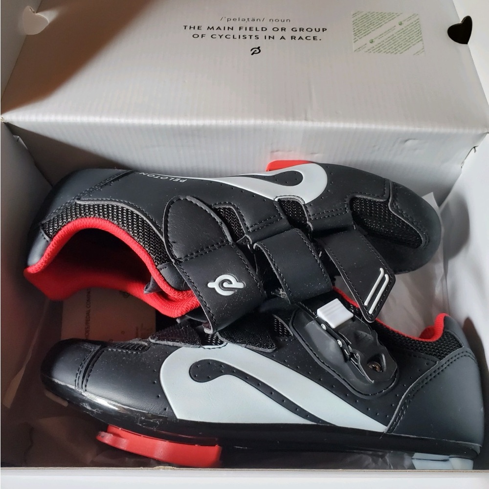 Peloton cycling shoes, size 39